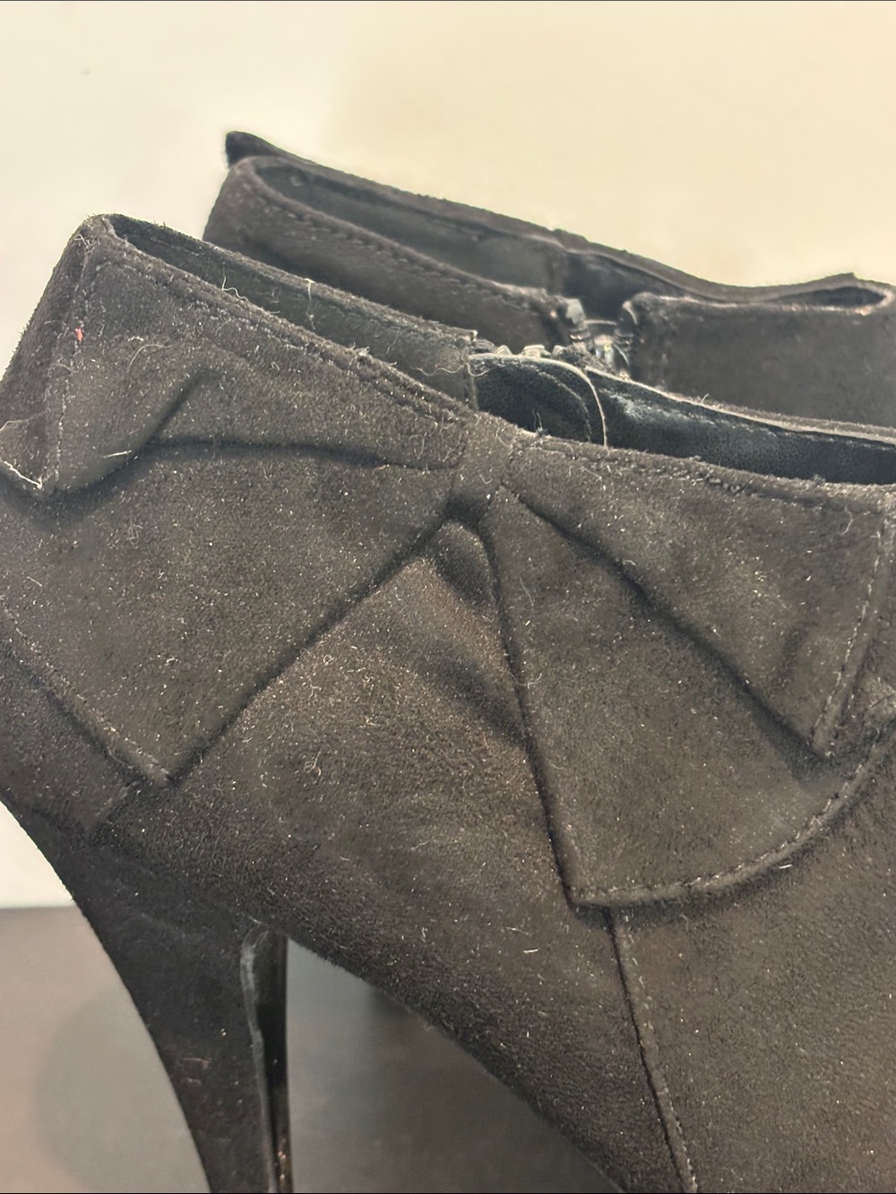 Impo Women's Black Suede Bow Ankle Boots sz 7 - Picture 2 of 6